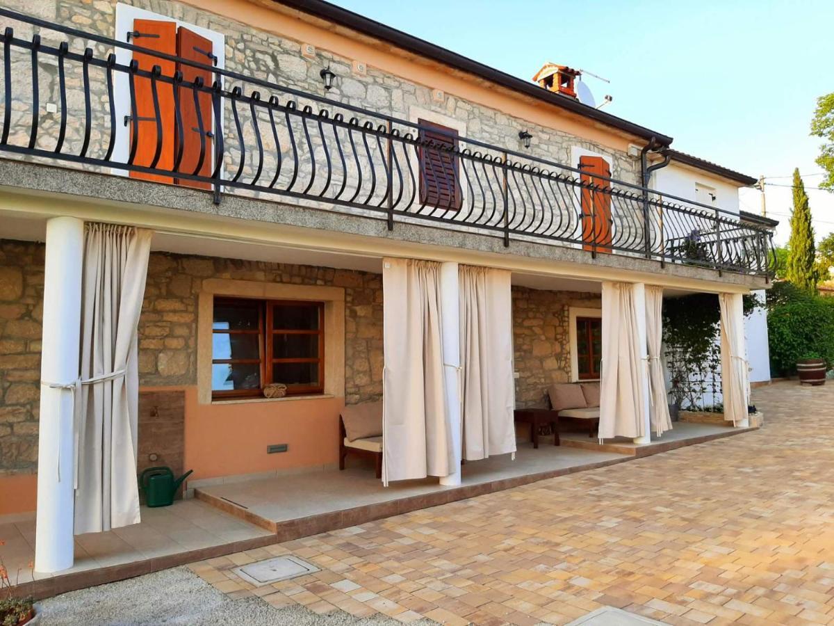 Villa Alma Kaštelir Exteriör bild