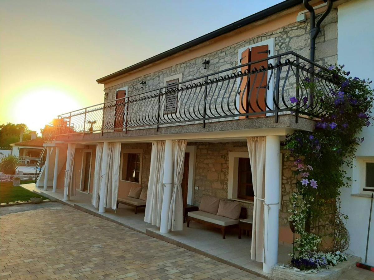 Villa Alma Kaštelir Exteriör bild
