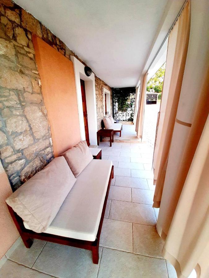Villa Alma Kaštelir Exteriör bild
