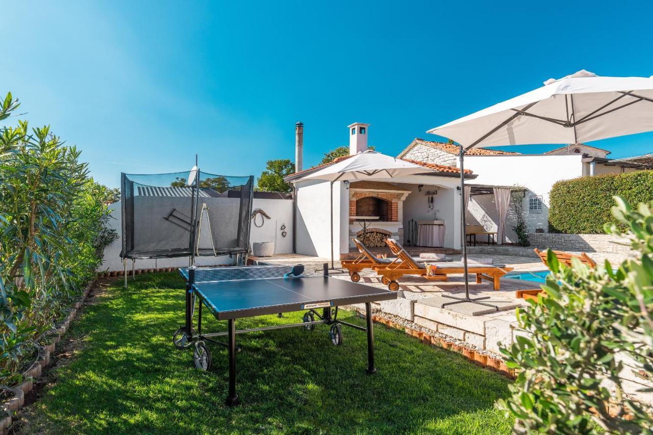 Villa Alma Kaštelir Exteriör bild