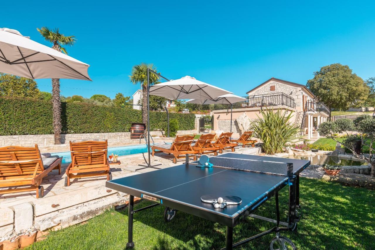Villa Alma Kaštelir Exteriör bild