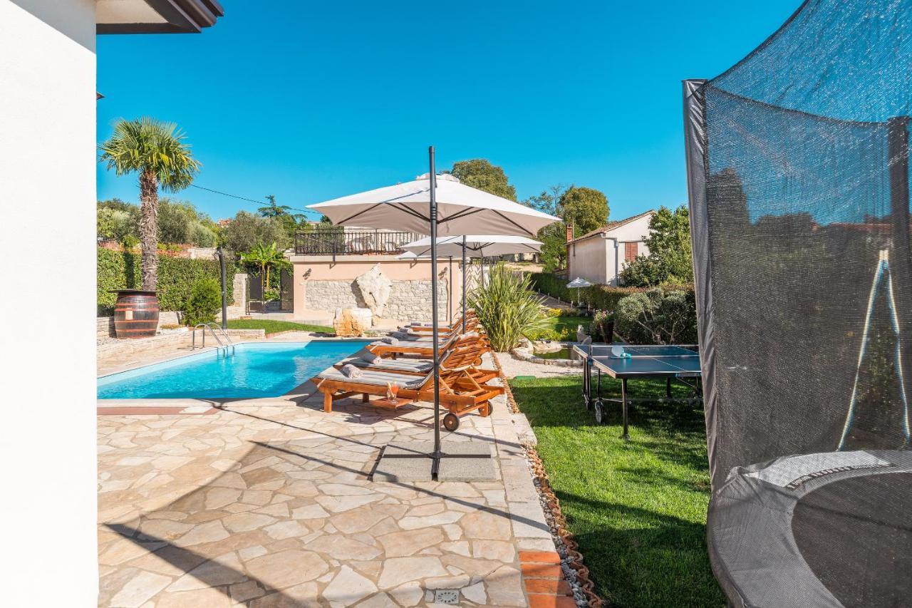 Villa Alma Kaštelir Exteriör bild