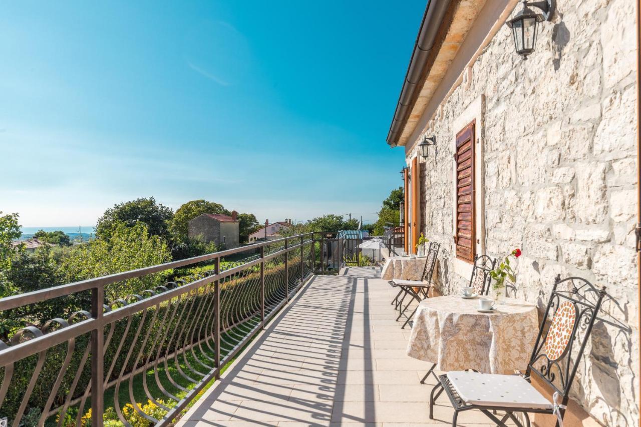 Villa Alma Kaštelir Exteriör bild