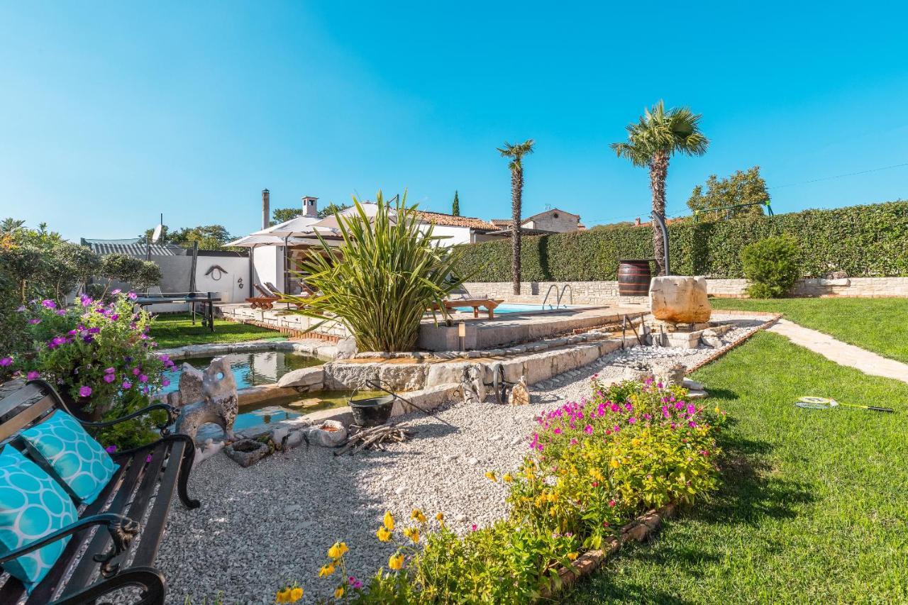 Villa Alma Kaštelir Exteriör bild