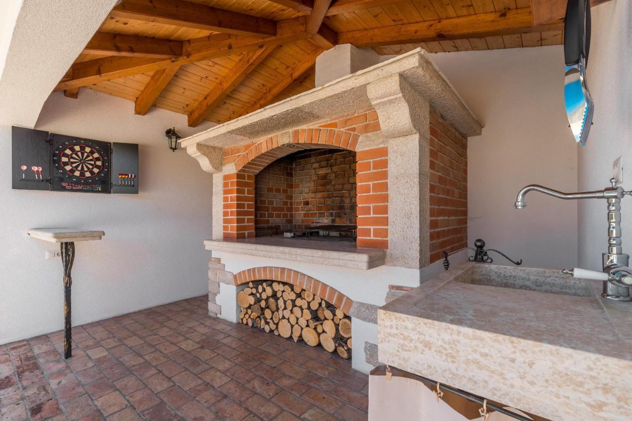 Villa Alma Kaštelir Exteriör bild