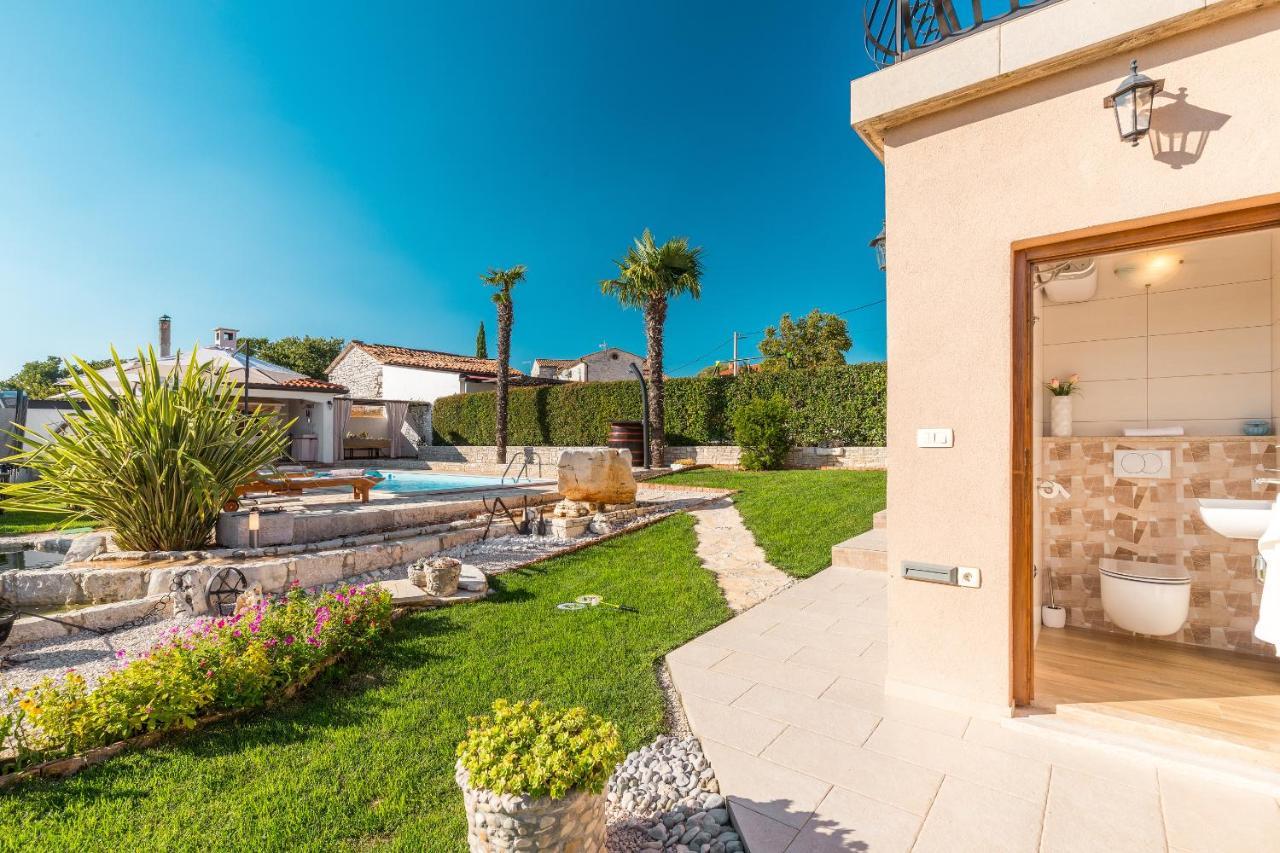 Villa Alma Kaštelir Exteriör bild