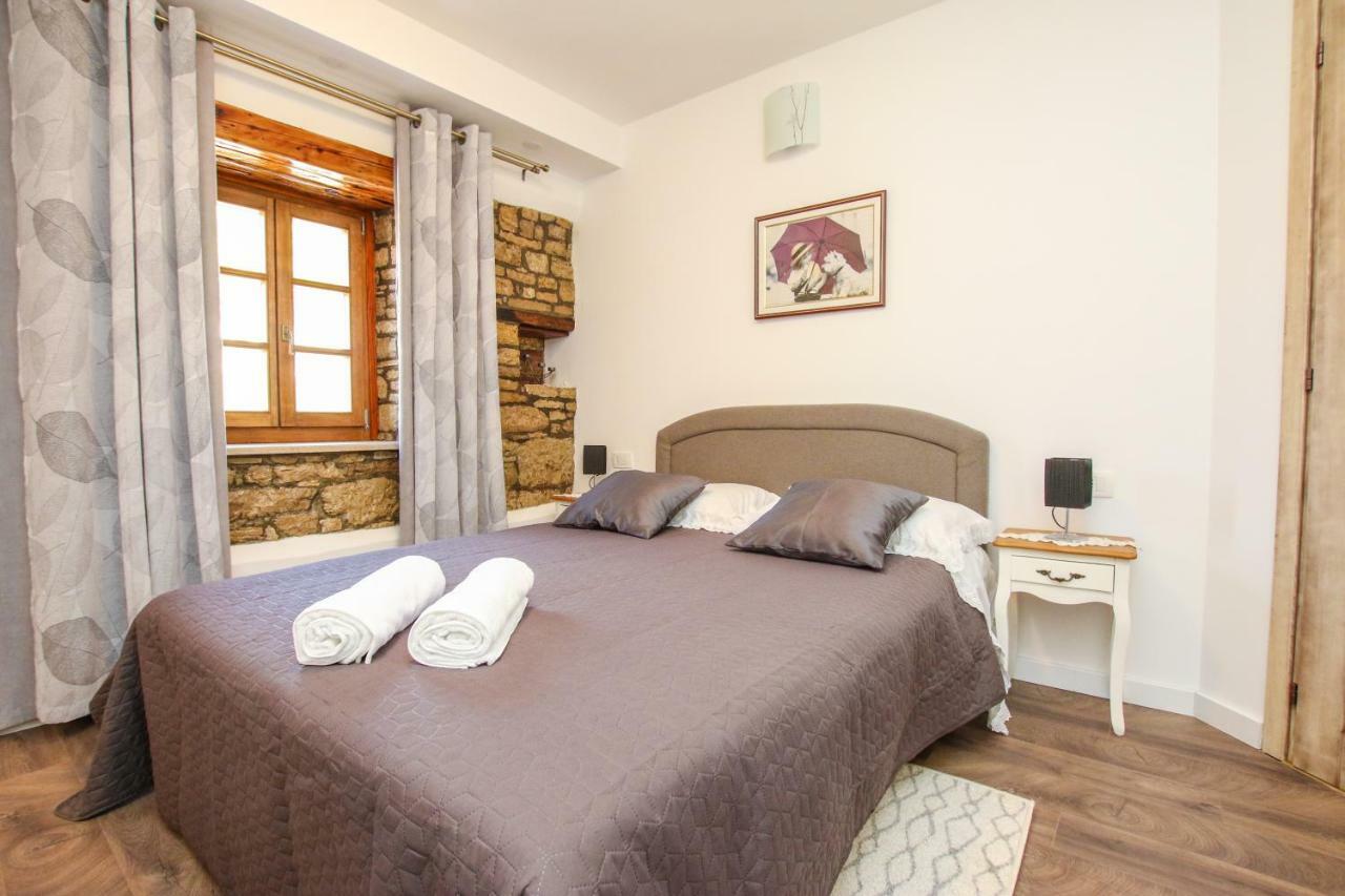 Villa Alma Kaštelir Exteriör bild