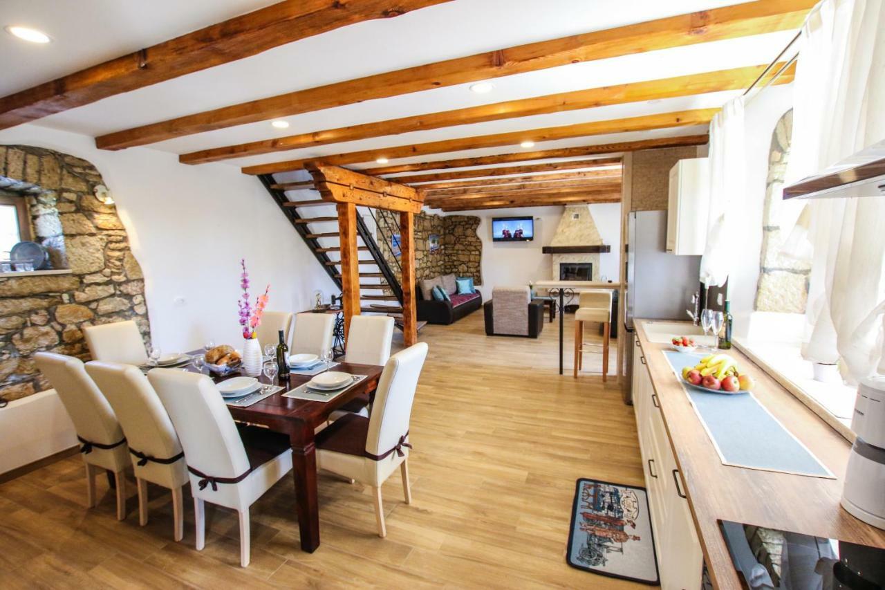 Villa Alma Kaštelir Exteriör bild